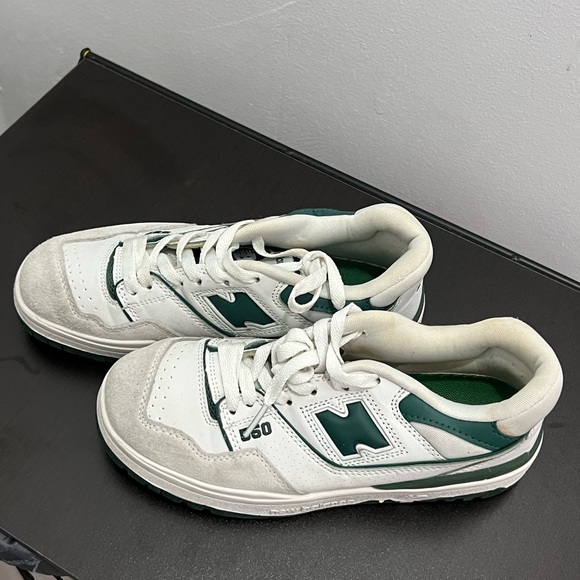 Sneakers size 7 - Picture 2 of 8